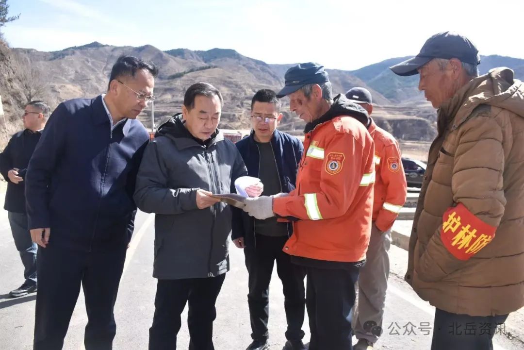趙昱清督導(dǎo)檢查清明防火工作